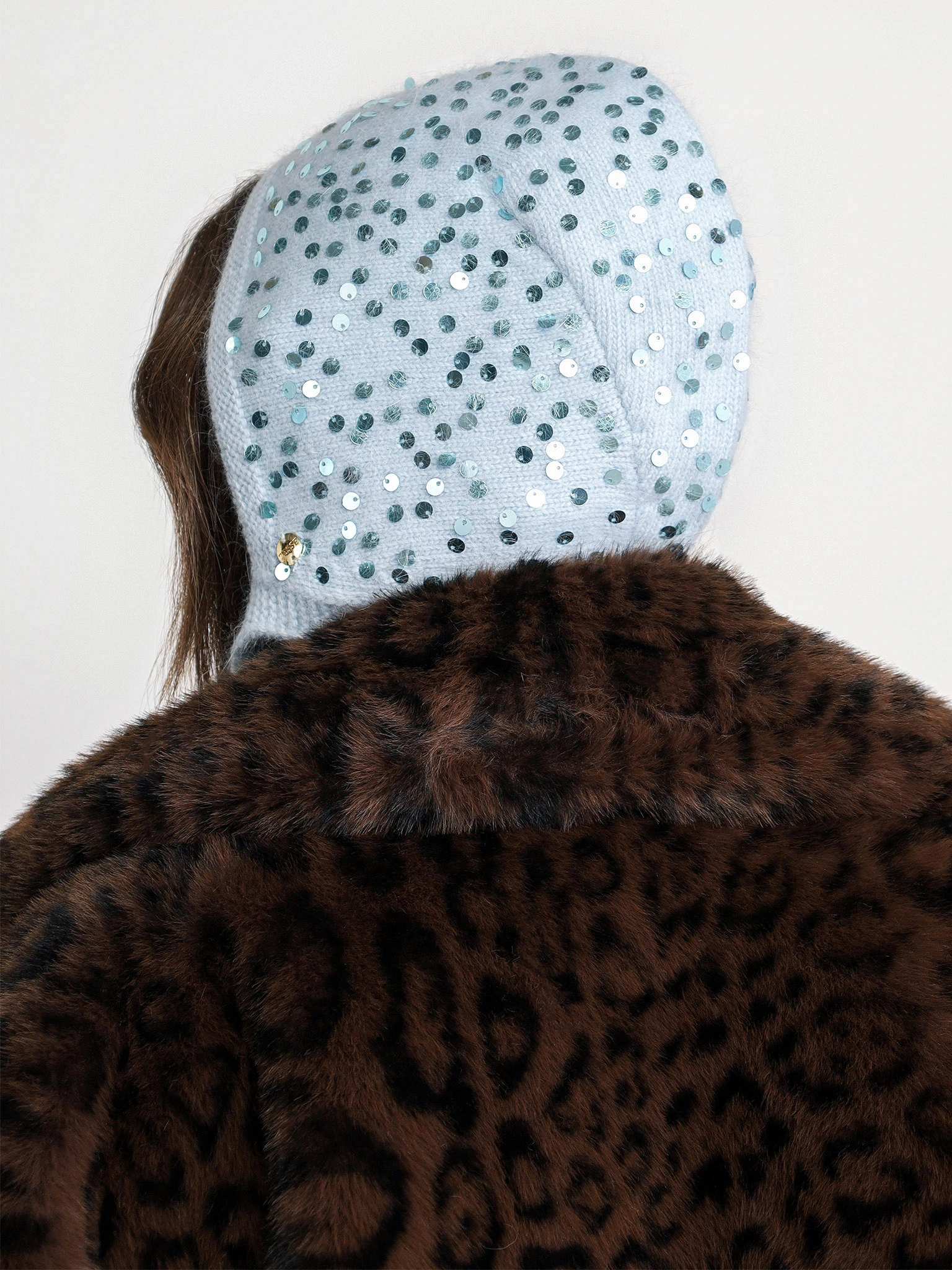 Шапка-чепчик с пайетками в ассортименте